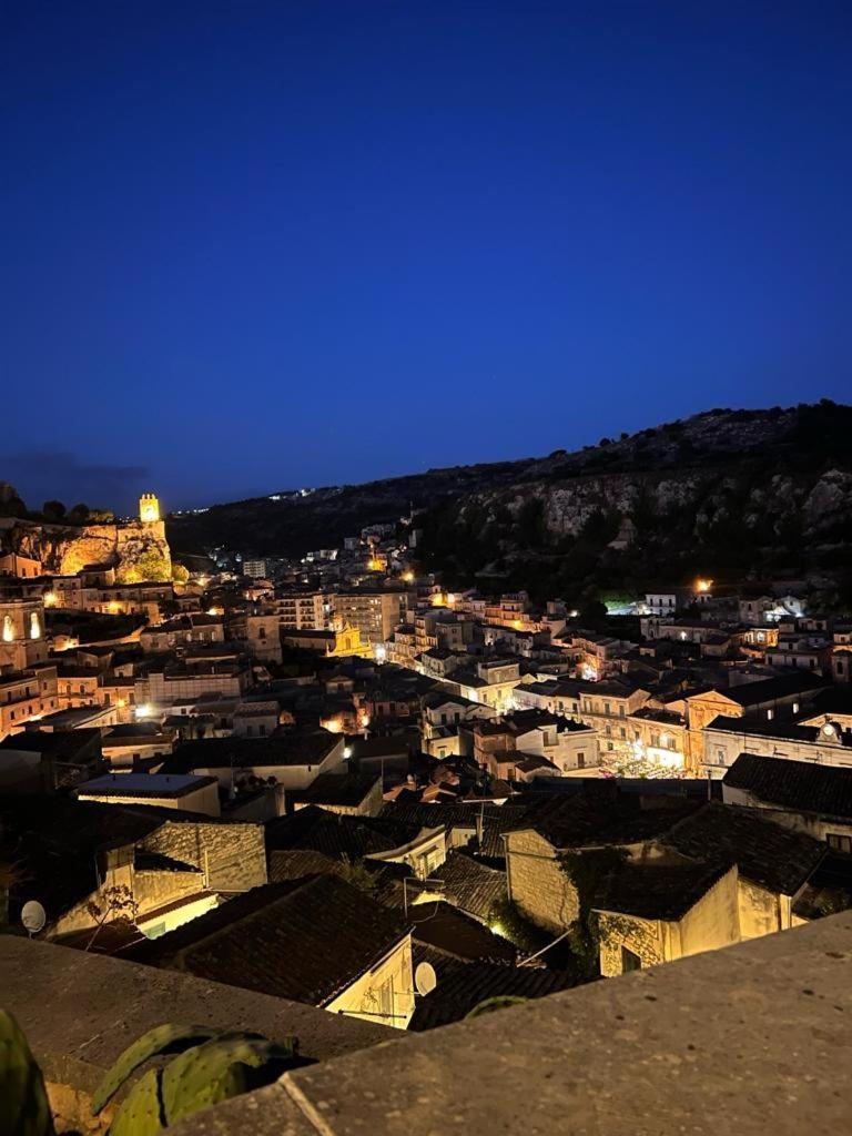 Centro Storico Modica - 2 Min A Piedi Da Corso Umberto I Apartment Luaran gambar